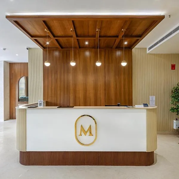 Monday Premium Madhapur, hotel en Hyderabad