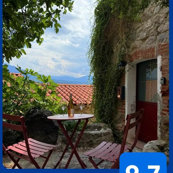 Charming stone house in Eus - Vue sur les Montagnes & Confort 2025, hotell sihtkohas Eus