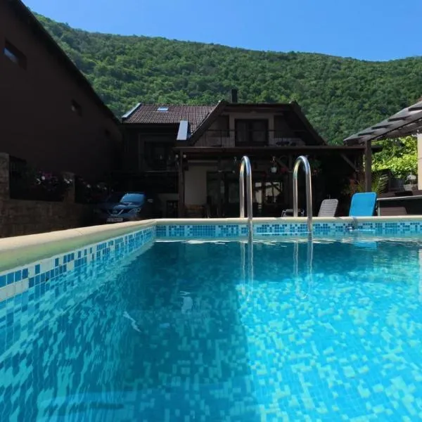 Băile Herculane में, होटल Casa Adriana