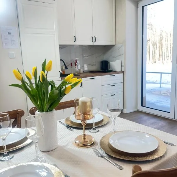 Pieńki i Towarzystwo - Apartamenty na wynajem Noclegi Pokoje przy Suntago Park of Poland Deepspot, hotel em Wręcza