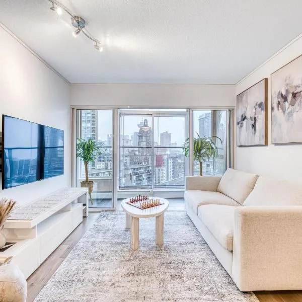 Chic Bright Condo Next to BC Place & Free Parking, hotel din Vancouver