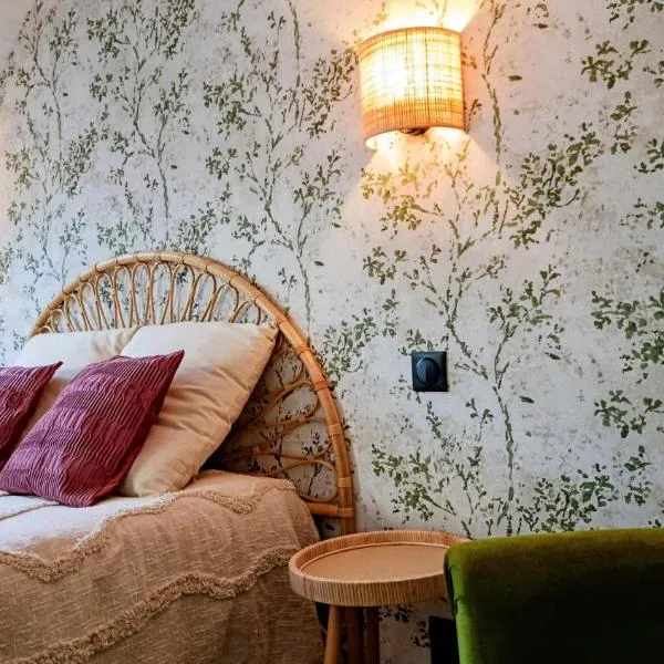 Maisonnette rénovée à 700m des bords de Loire, hotel Montrelais városában