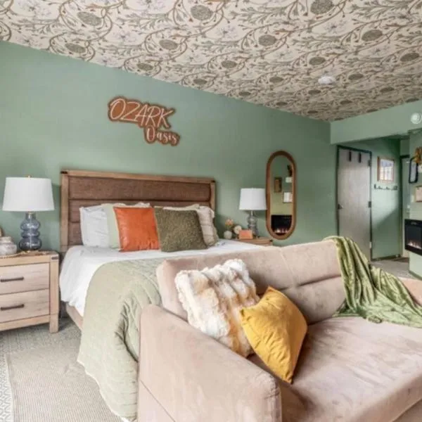 Ozark Oasis - Walk-in Studio w Patio, Pets OK!，布蘭森的飯店