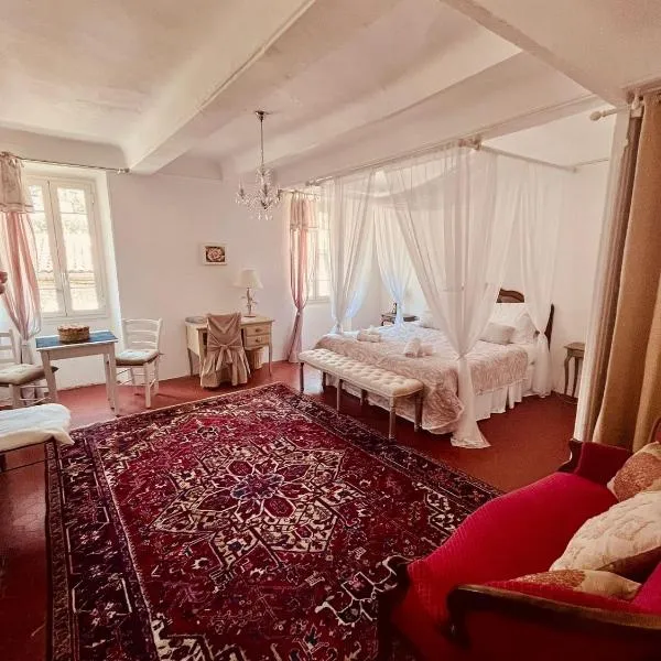 La Maison Barnoin, gîtes et chambres, hotel em Bouyon