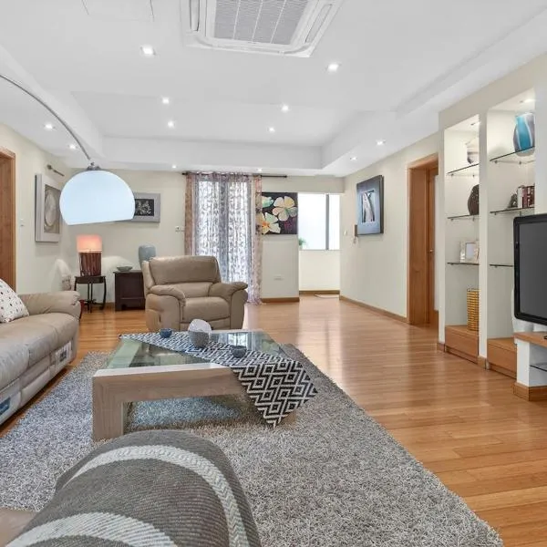 Luxury apt 110m from the sea, Balluta Bay, Sliema โรงแรมในสลีมา