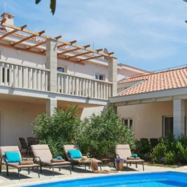 Hvaretta Villas, hotel di Stari Grad