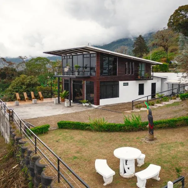 Loft con hermosas vistas y Volcán Turrialba, khách sạn ở Turrialba