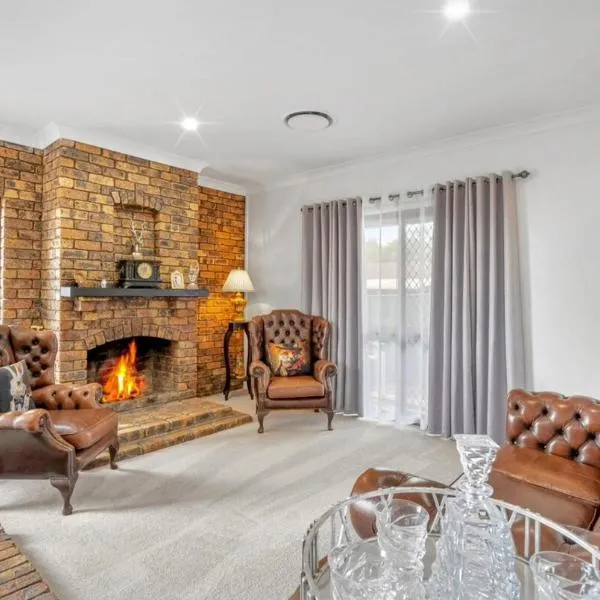 Sleeps 10 - Pool - 5 Bedrooms, hotel di Ipswich