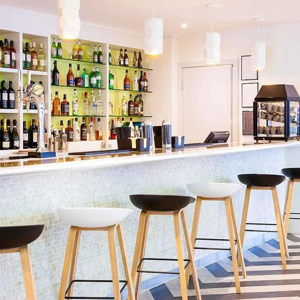 ibis Styles London Heathrow Airport, hotel din Hillingdon