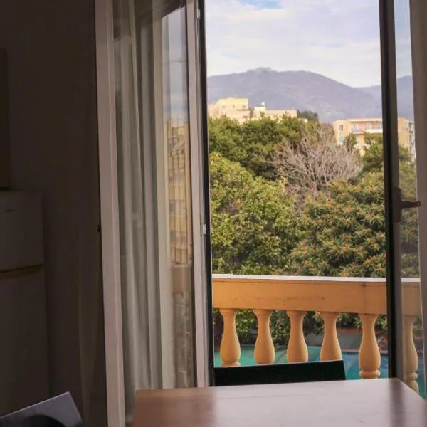 Casa Laura vicino Ospedale e spiaggia، فندق في جينوا