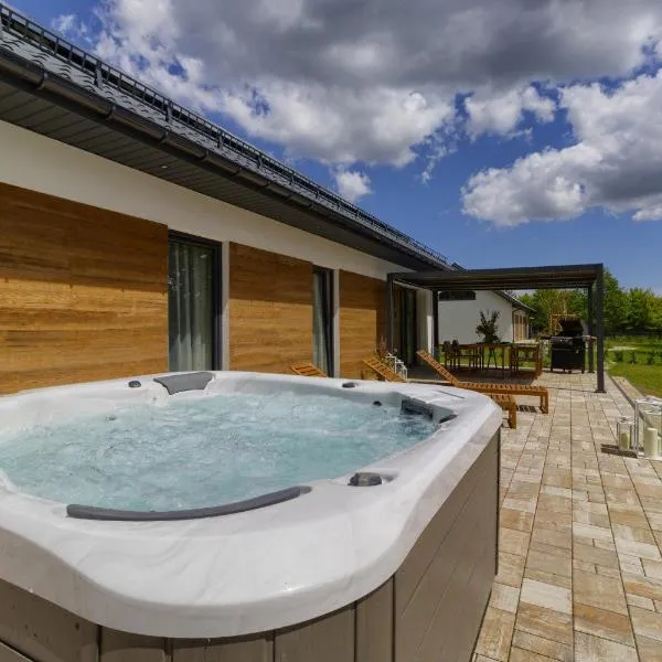 Osada Hipodrom, hotel u gradu Łąck