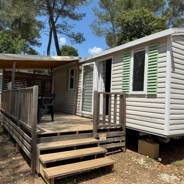 Mobil-home, hôtel à Nans-les-Pins