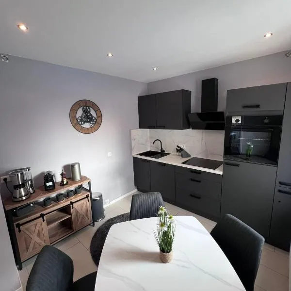 Güden Pearl Bhaven Deck 6 ,Exklusive große Wohnung,Hochwertige Ausstattung,Privatparkplatz & Carport,Großer Garten mit Gartenhaus,Langzeitaufenthalt: Bremerhaven şehrinde bir otel