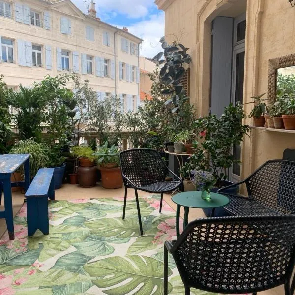 Grand appartement, terrasse, centre-ville、ベジエのホテル