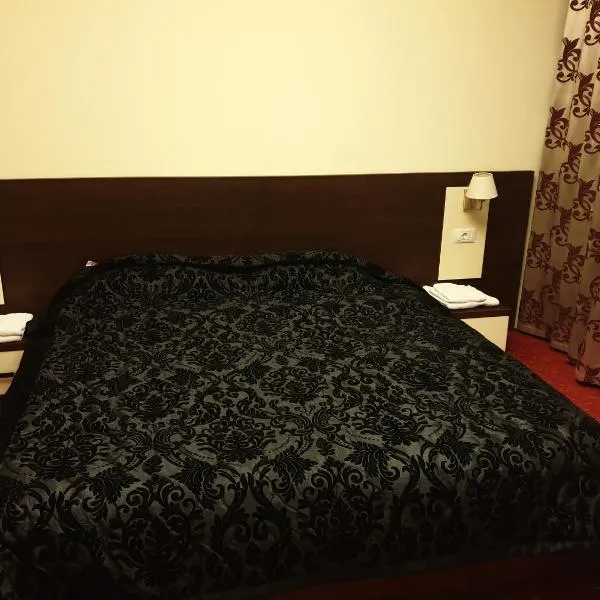 Casa Marly – hotel w mieście Caracal