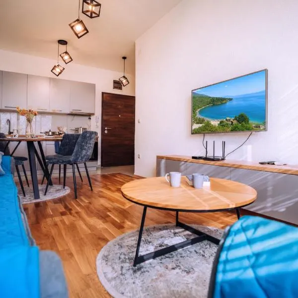 Luxury Lake Nearby Free Parking Pet Friendly APT, отель в Охриде