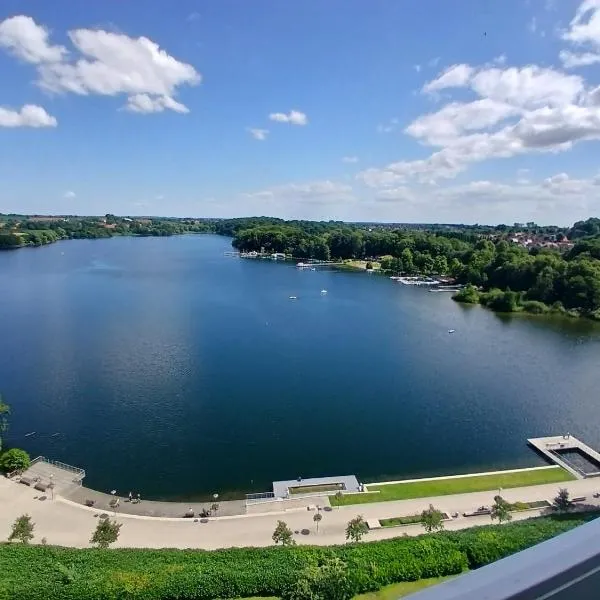 Ferienwohnung mit Traum Seeblick am Kurpark in Bad Segeberg, hotel u gradu 'Bad Segeberg'