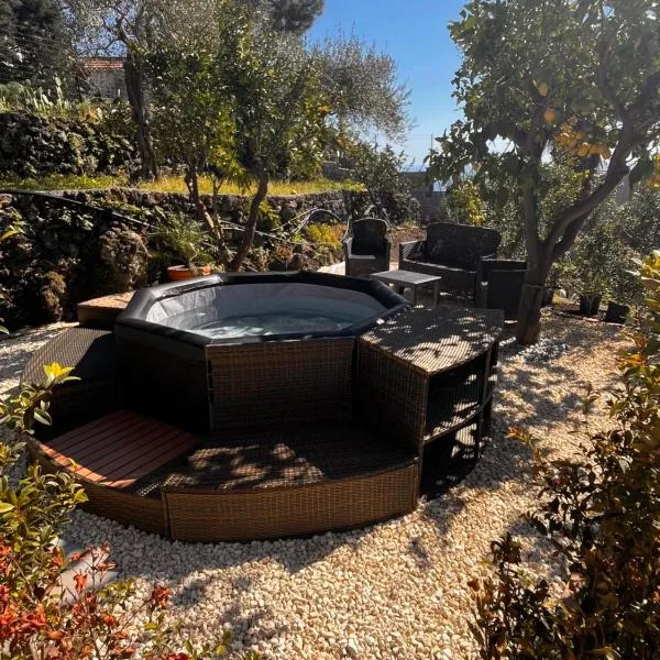 Villa Etna Maison、Montarganoのホテル