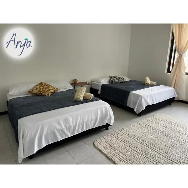 Arya Land Yoga Hostel, hotel in Cali