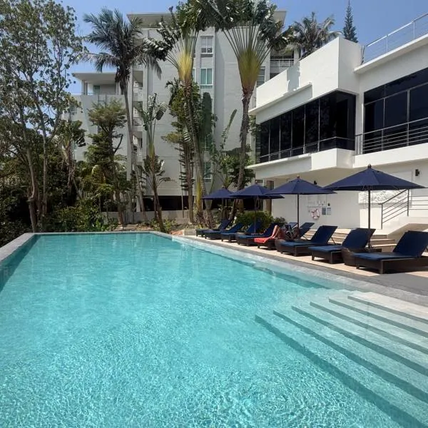 Apartment Karon SeaView 72 sq, hotel i Karon Beach