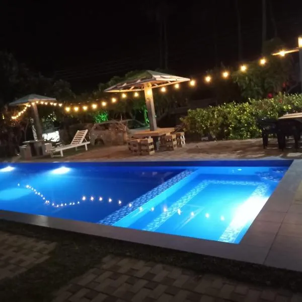 Blu EDGE BEACH RESORT, hotel u gradu Katuneriya
