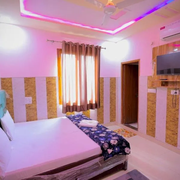Shiva Stay Inn - Near Banke Bihari Temple & Prem Mandir, hótel 