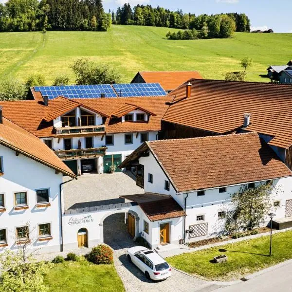 Ferienhof Naderhirn - Bauernhof, hotel en Wegscheid