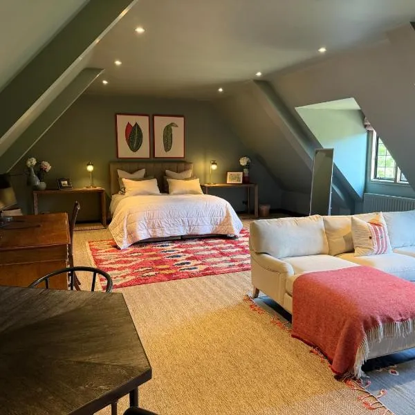 The Studio - a stylish, rural retreat، فندق في دافينتري