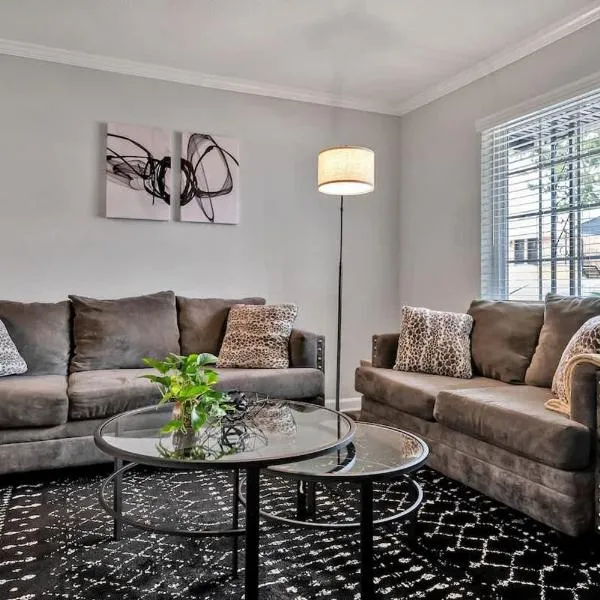 Modern 1 BR close to Downtown & Duke, готель у місті Дарем