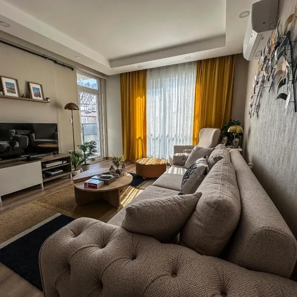 Chic 2BR City Center Flat, хотел в Анталия