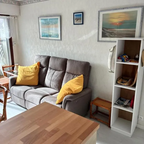 Appartement familial, calme, 2 chambres, parking, hotel u gradu For Maon Plaž