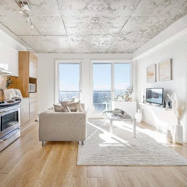 Serene Scandinavian-Downtown Montreal-Free Parking - Laundry - Bell Center, hotelli Montrealissa