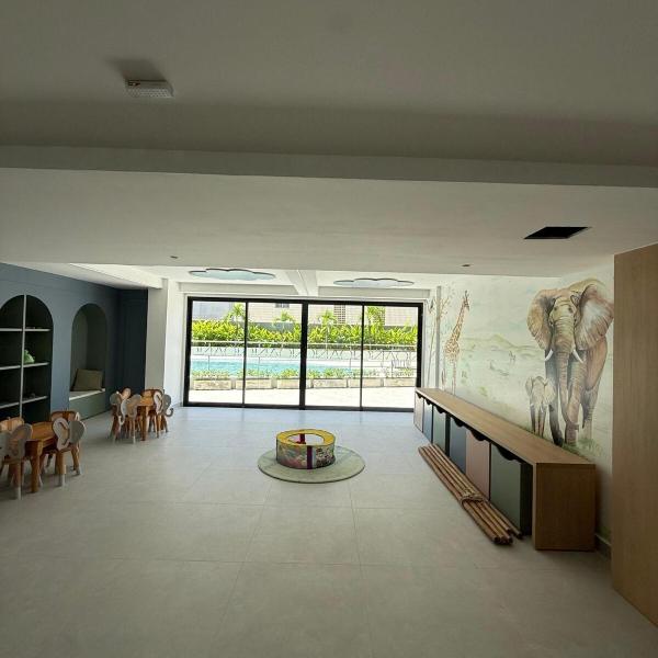 Apt para 6 pessoas, estilo resort a 1 quadra da praia