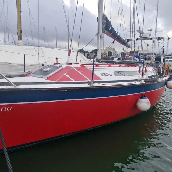 Ma Belle Lana, Voilier Familial, Superbe Vue sur Mer، فندق في شيربوغ أون كوتننتين