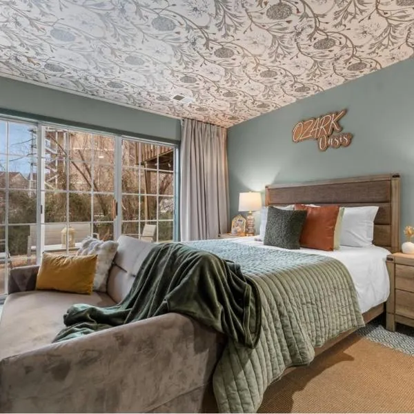 Ozark Oasis - Walk-in Studio w Patio, Pets OK!, Hotel in Branson