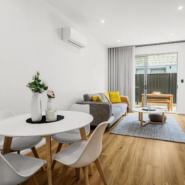 Chic Flinders Park Getaway, hotel in Adelaide