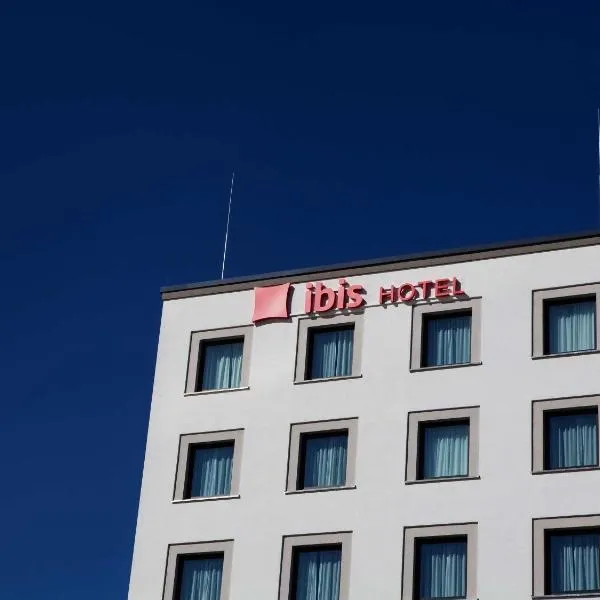 ibis Hotel Berlin Airport, hotel Berlinben