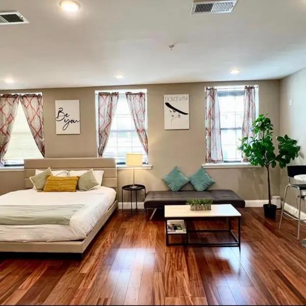 406 Luxury KING BED in central city of Philad, Hotel in Philadelphia