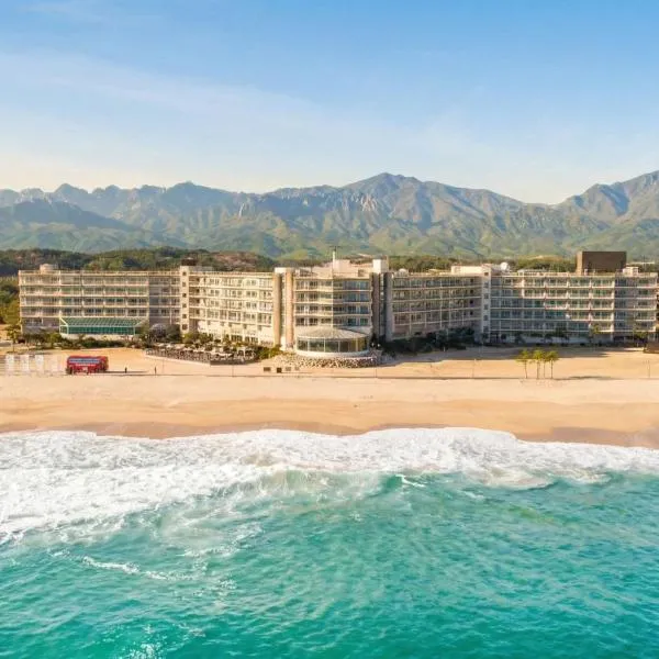 Kensington Resort Seorak Beach, отель в Сокчхо
