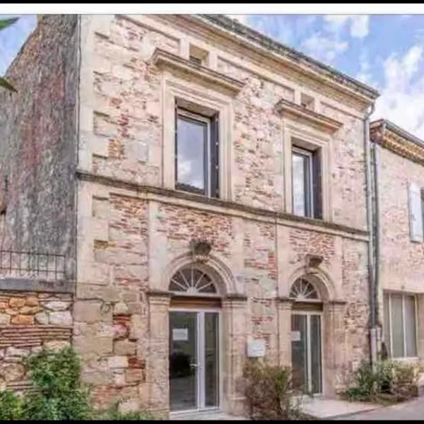 Village house, hotel a Penne-dʼAgenais