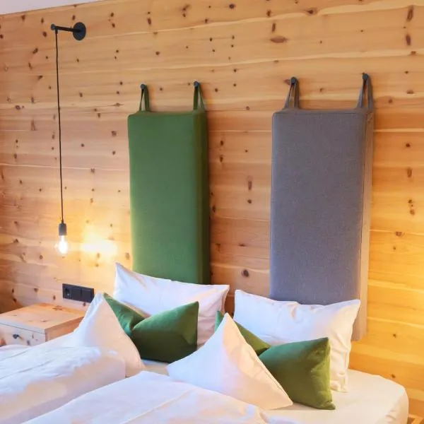 Hotel Alpenblick, hotel em Ohlstadt