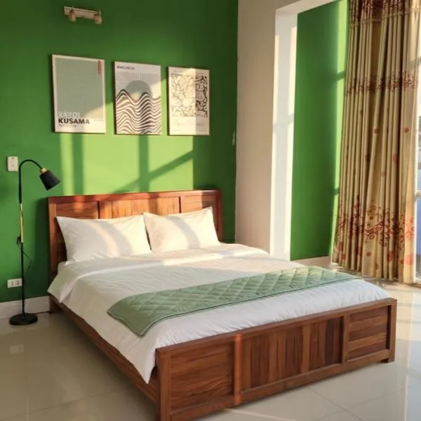 Hòa An Hotel- motorbike rental, готель у місті Каобанг