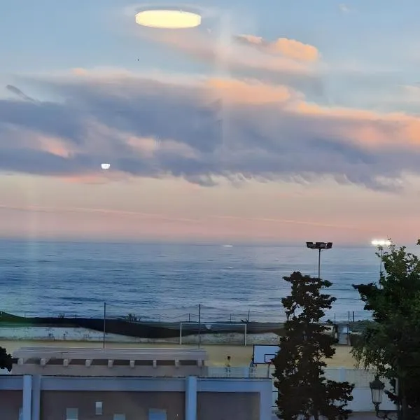 Marina De El Morche, hotel v destinaci Torrox