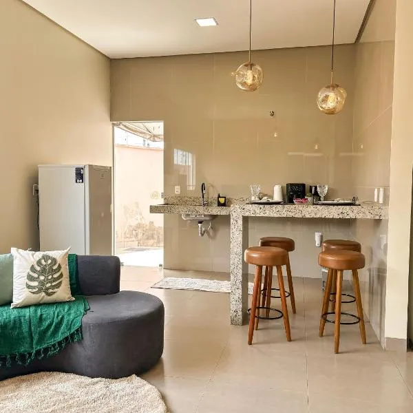 팔마스에 위치한 호텔 Casa 04 - Casa com 2 quartos, sendo uma suíte localizada próximo a rodoviária e o aeroporto