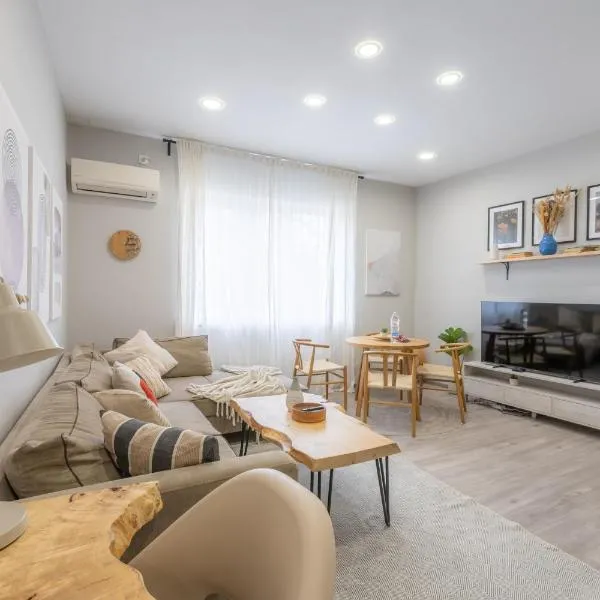 NDK - UrbanLux Medius 2BDR FREE Parking, hotell i Sofia