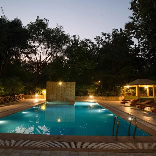 Treebo Premium Mowgli's Den, Pench, hôtel à Khawāsa
