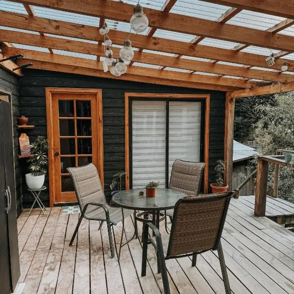 Cabaña con vista al volcán, Hotel in Neltume