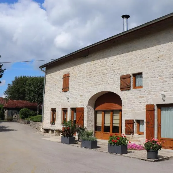Gîte HAUTEROCHE BOISSON, hotel di Crançot