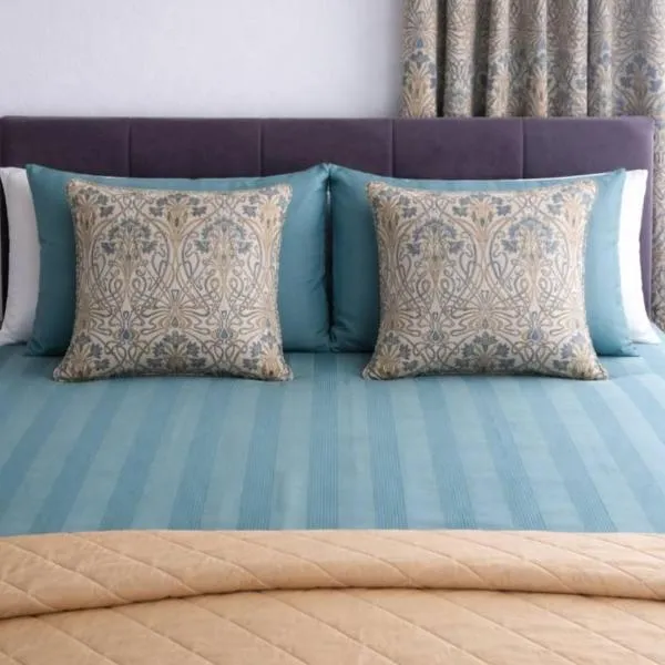 THE EARN HOTEL, hótel í Bridge of Earn