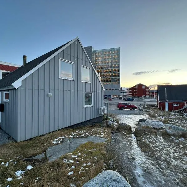 Uka Guesthouse Downtown, hotel i Nuuk